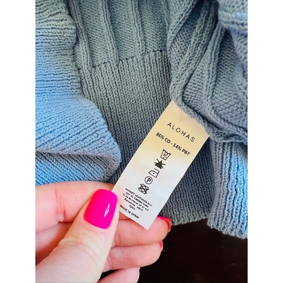 Alohas Blue Cropped Sweater - Picture 5 of 5